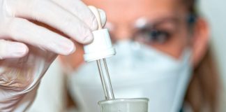 Voluntarios ayudan a científicos a identificar 70 candidatos químicos para ser probados para COVID
