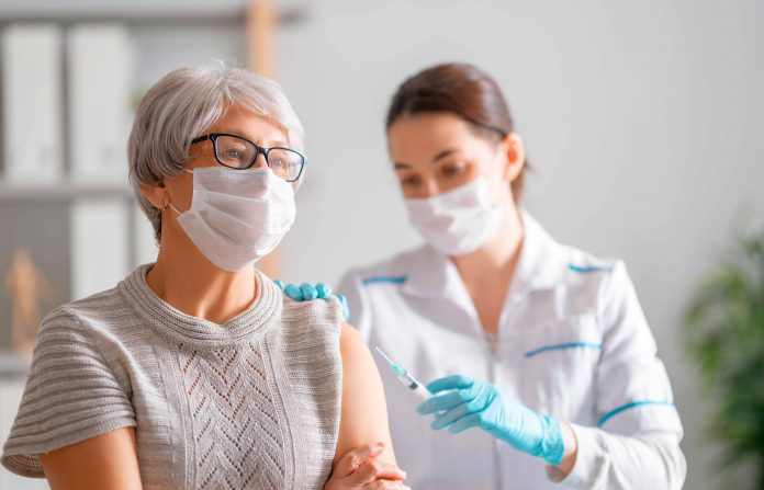 Farmacias Ahumada inoculará sin costo la vacuna contra la Influenza