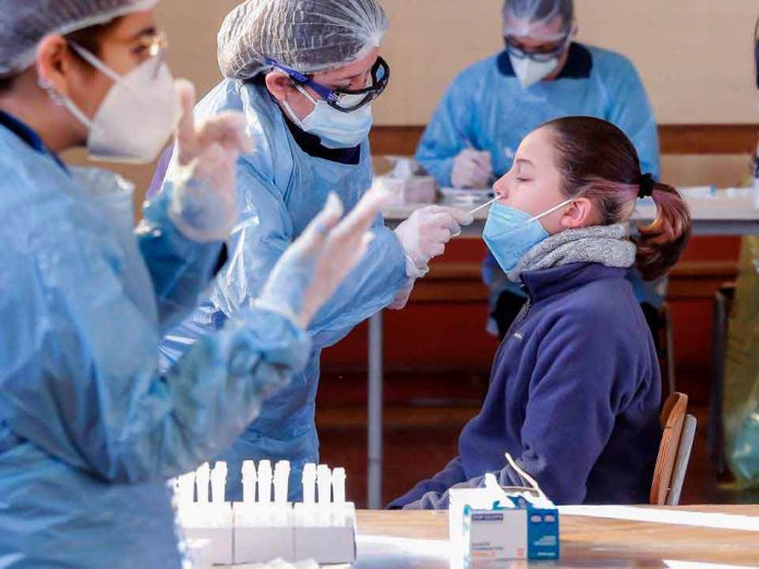 VIGIAcovid y centro médico Villamed acercan PCR por saliva a la comunidad de Osorno 