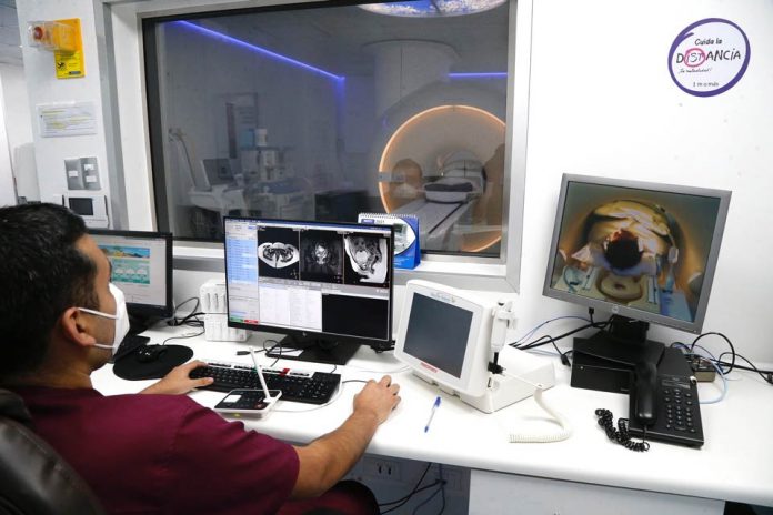 Autoridades de Salud inauguran el primer Resonador Nuclear Magnético del Hospital Regional de Arica