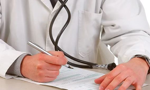 Fraude con licencias médicas: Inmune se ha querellado contra más de 450 médicos y alerta de “captadores” por Internet