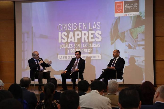 Ex autoridades de salud debatieron en la U. Autónoma sobre el presente y futuro de las Isapres