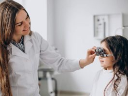 La importancia de los primeros controles oftalmológicos: El 50,8% de los niños utiliza pantallas entre 1 y 3 horas al día, ¿cuándo acudir a un especialista?