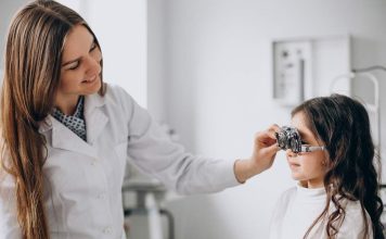 La importancia de los primeros controles oftalmológicos: El 50,8% de los niños utiliza pantallas entre 1 y 3 horas al día, ¿cuándo acudir a un especialista?
