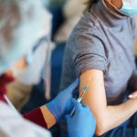 Seguimiento a más de 100.000 personas en todo el país: Investigación chilena sobre inmunidad contra SARS-CoV-2 por dosis de refuerzo se publica en The Lancet Microbe