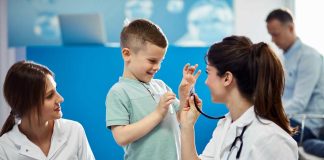 Llega marzo: Especialistas recomiendan realizar chequeos médicos a niños y niñas en este regreso a clases  