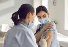 ¿Hay que vacunarse todos los años contra la influenza? Especialistas aclaran dudas sobre este virus