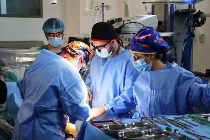 Hospital Regional de Concepción realizó la primera cirugía cardíaca pediátrica a niña de 15 años