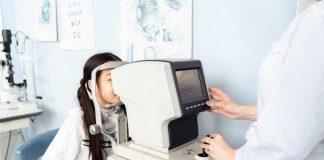 ¿Qué debe incluir una adecuada consulta médica oftalmológica?