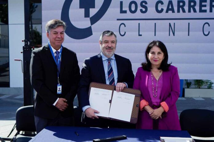 Fonasa firma convenio con Clínica Los Carrera y Clínica Los Leones para atender sin costo a damnificados de los incendios en Valparaíso y Marga Marga